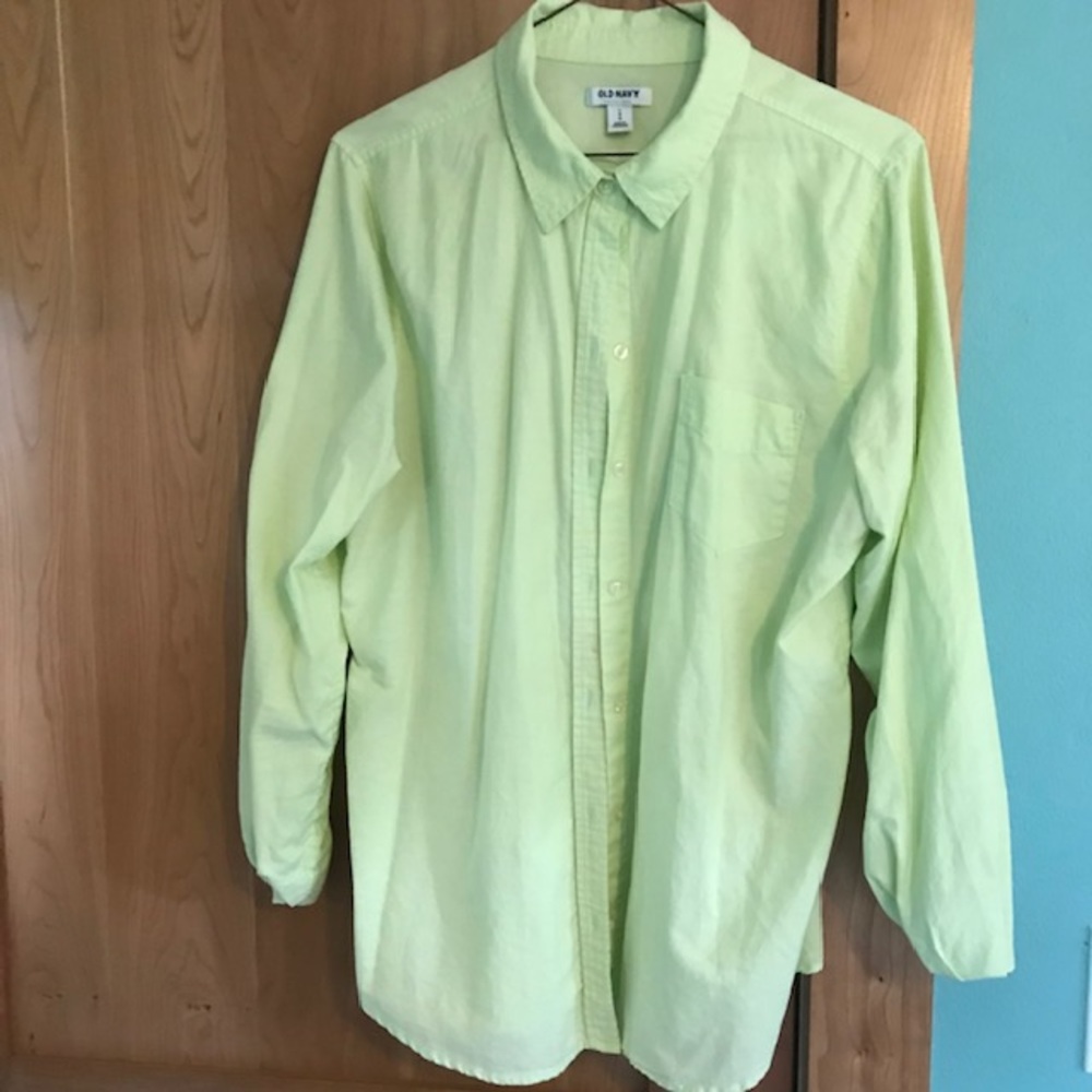 Old navy line green button up shirt size large barely worn